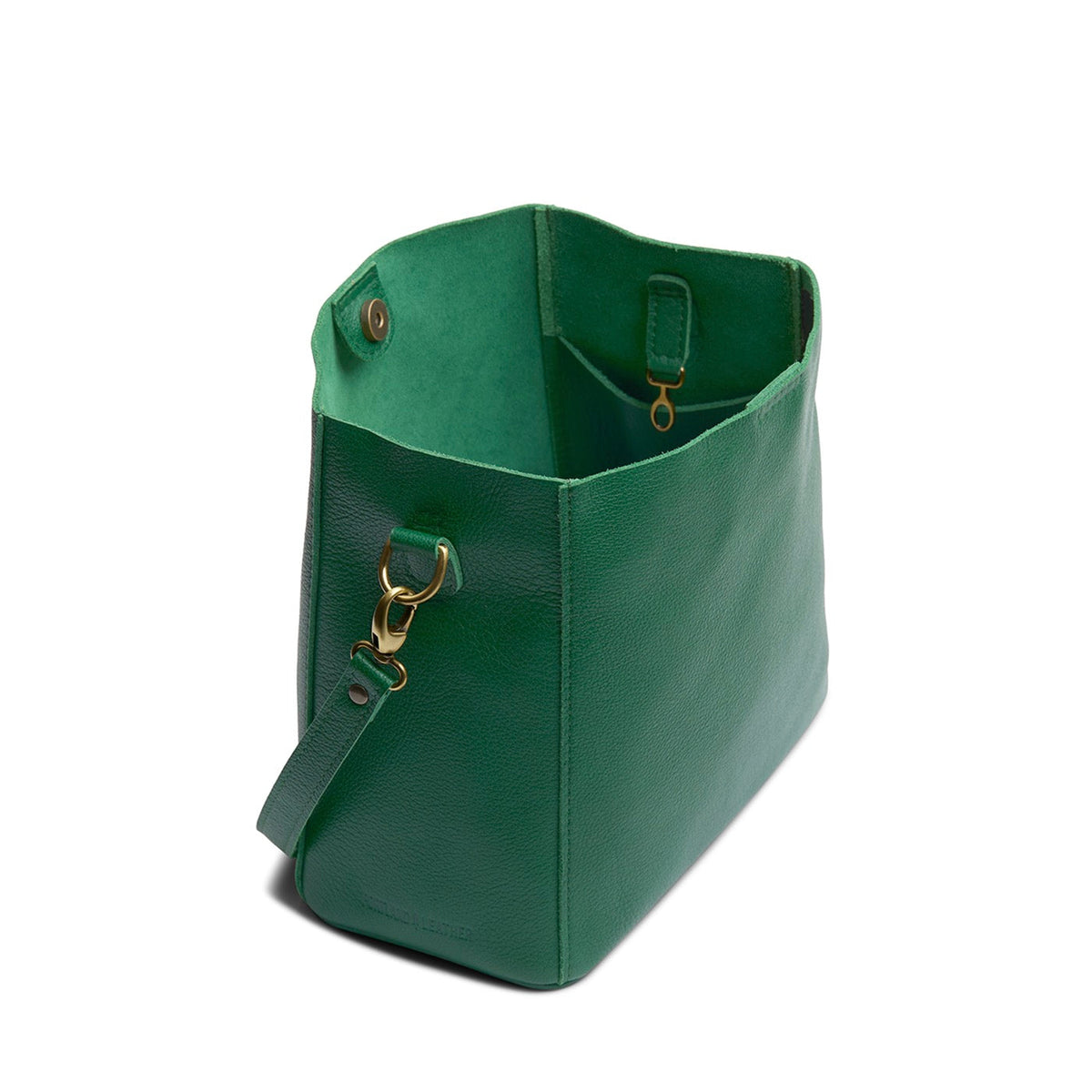Bacalar | symmetrical bucket bag with latch closure and removable crossbody strap