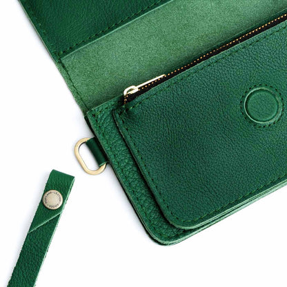 Bacalar | Leather wallet clutch with wristlet and magnetic closure