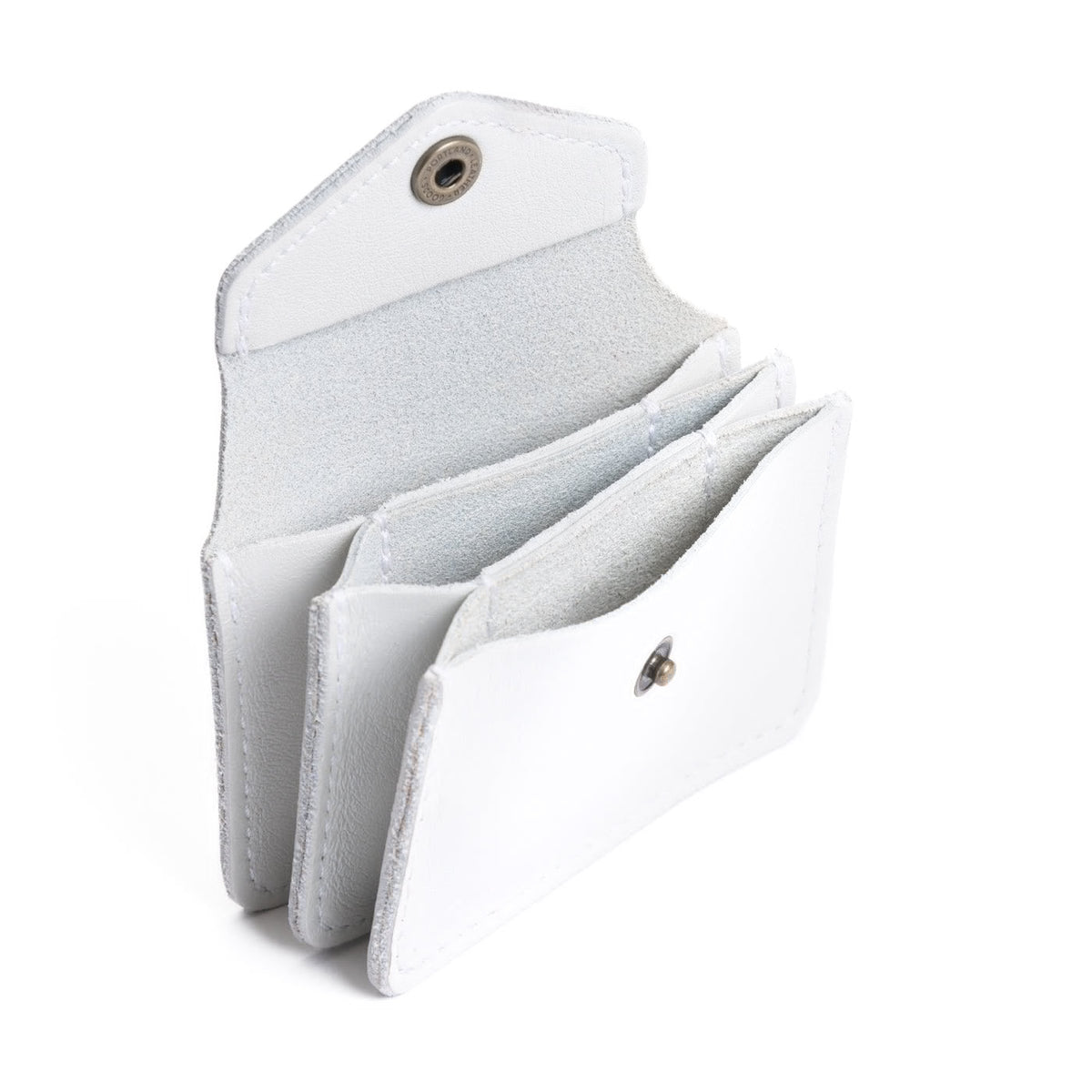 Pearl*Plus | Small leather wallet with snap closure