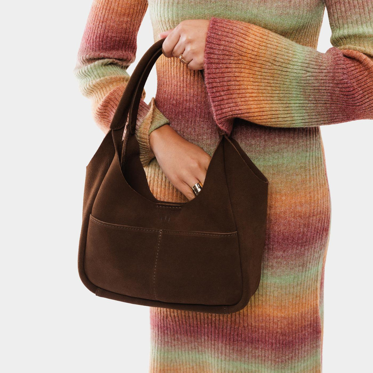 Stagecoach*Medium | U-shaped, flat-bottomed leather shoulder bag with two outside pockets
