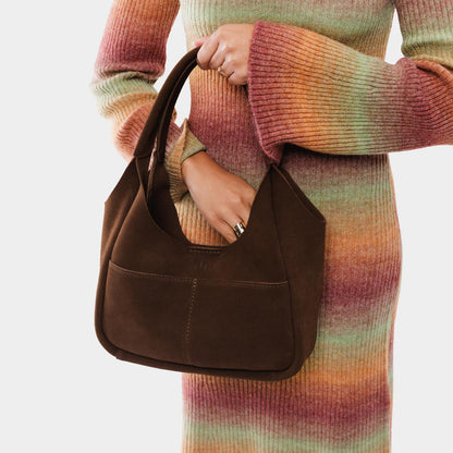 Stagecoach*Medium | U-shaped, flat-bottomed leather shoulder bag with two outside pockets