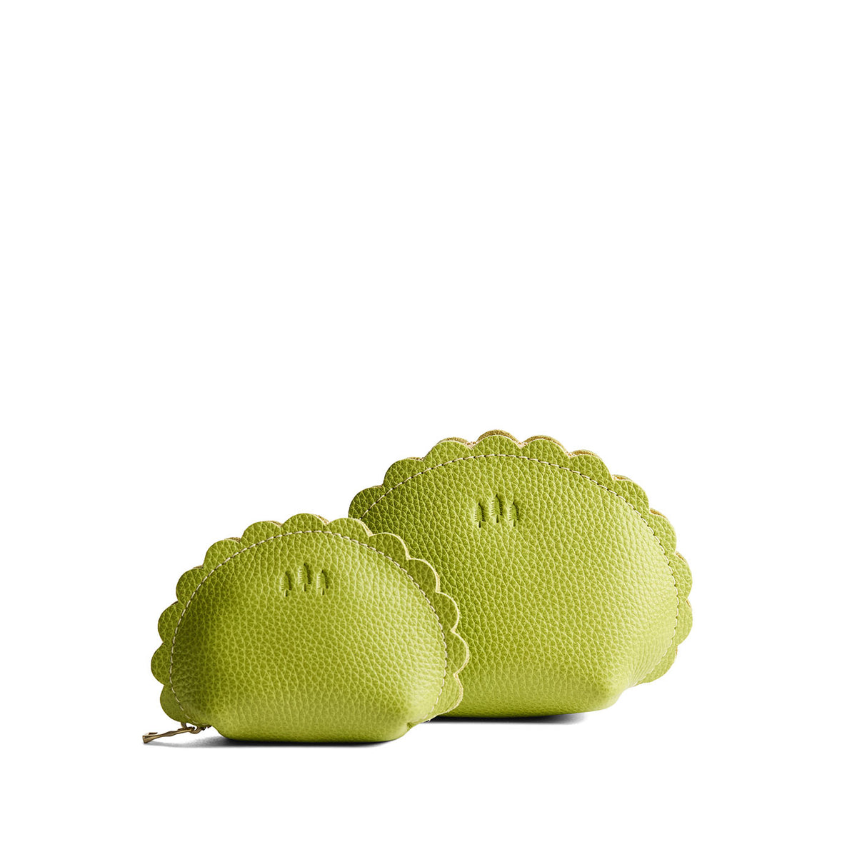 Wasabi | Curved leather pouch with zipper and scalloped edges
