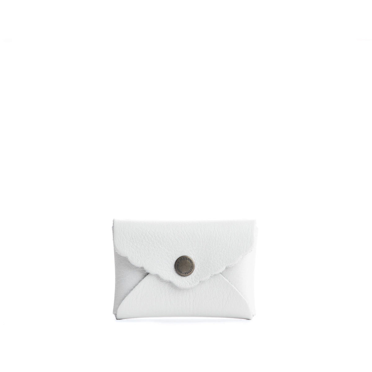 Pearl | Small leather wallet with scalloped edge