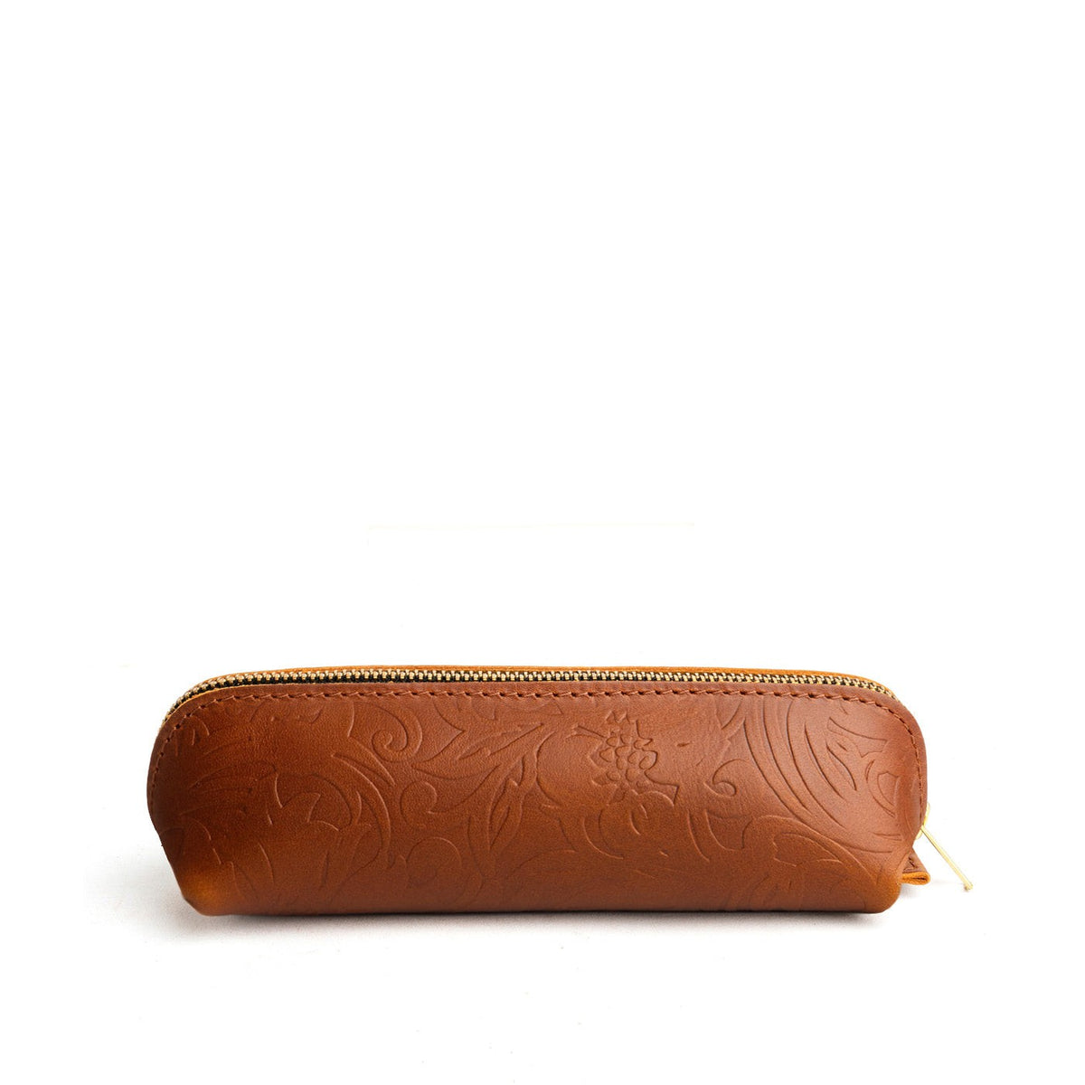 Meadow | Leather pouch with curved seams and top zipper
