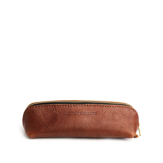Nutmeg | Leather pouch with curved seams and top zipper