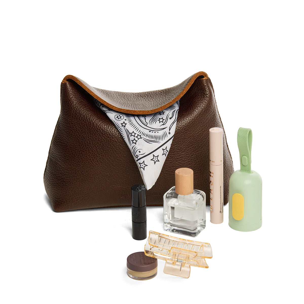 Coldbrew | Leather pouch with a folded magnetic closure