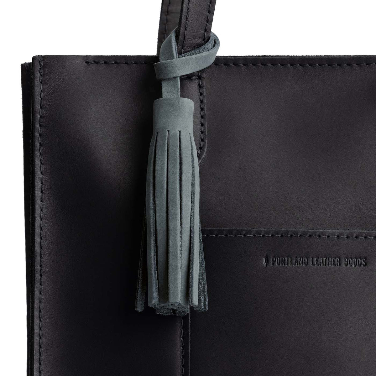 Storm*Large | Fringed leather tassel with leather loop